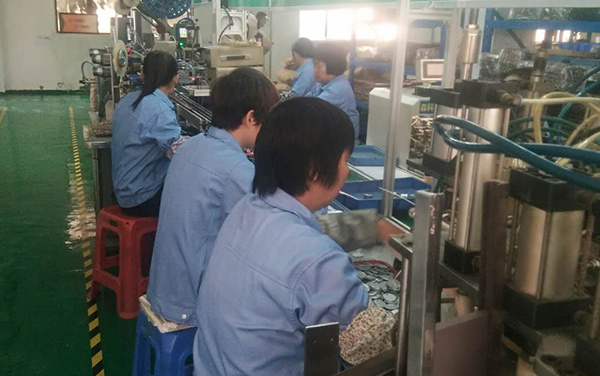 3.独立生产流水线，工人上班图